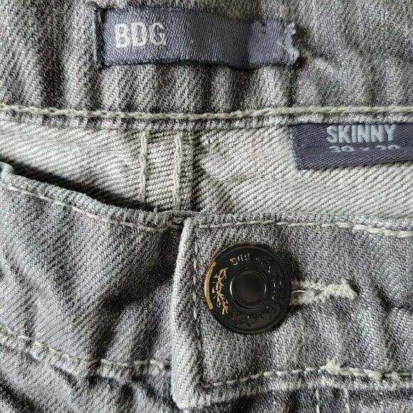 Urban Outfitters BDG Straight Leg Skinny Jeans 29X29.5 Size 30 - Picture 4 of 10